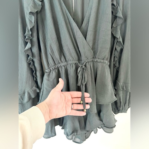 Princess Polly Dark Green Long Sleeve Ruffle Romper Size Small - Picture 5 of 12